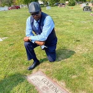 Meet your Posher, Mitchell